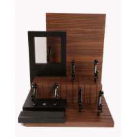 selecting attractive wooden watch display